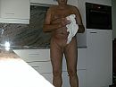 Naakt doe ik de afwas, foto 3072x2304, 0 reacties, 3 stemmen