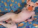 Little pig, foto 2272x1704, 2 reacties, 3 stemmen