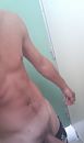 Mezelf, foto 1552x2592, 1 reacties, 2 stemmen