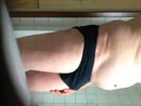 Piesen in de douche, film 00:00:01, 3 reacties, 5 stemmen