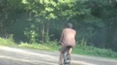 naakt op de fiets, film 00:00:01, 5 reacties, 9 stemmen