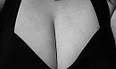 Decolleté, foto 640x381, 6 reacties, 18 stemmen
