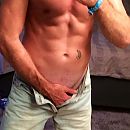 Let's get physical..., foto 2048x2048, 0 reacties, 0 stemmen