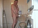 THUIS PISSEN, foto 1600x1200, 4 reacties, 7 stemmen