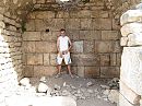 een kleine flash in ephesus, foto 4000x3000, 4 reacties, 31 stemmen