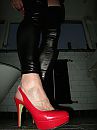 Heels!, foto 960x1280, 5 reacties, 13 stemmen