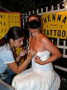 Henna tatoo buitenop de markt, foto 2448x3264, 16 reacties, 122 stemmen