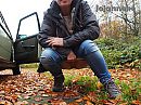 Jojanneke plassen naast auto, foto 3987x2990, 5 reacties, 74 stemmen