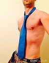 Like my tie?, foto 1508x1940, 1 reacties, 11 stemmen