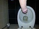 POV peeing, foto 800x600, 0 reacties, 1 stemmen