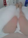 Poessie in bad, foto 1920x2560, 20 reacties, 84 stemmen