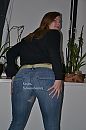 Scheur in broek, foto 1080x1620, 13 reacties, 12 stemmen