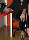 Secretaresse in bikershop, foto 2448x3264, 1 reacties, 5 stemmen