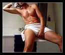 What's under the towel, foto 2537x2154, 1 reacties, 3 stemmen