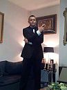 mr bond, foto 403x537, 1 reacties, 2 stemmen