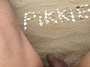 pikkie on the beach, foto 3264x2448, 7 reacties, 15 stemmen
