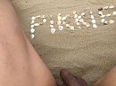 pikkie on the beach, foto 3264x2448, 7 reacties, 16 stemmen