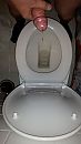 spuitend, foto 1464x2603, 1 reacties, 3 stemmen