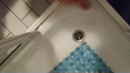 Bloedgeil op de badkamer, film 00:00:21, 7 reacties, 13 stemmen