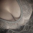 Decolleté, foto 320x320, 468 reacties, 976 stemmen
