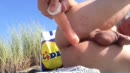 Dildo op strand naast LIDL tas, film 00:00:00, 16 reacties, 33 stemmen