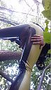 Latex buitenspeeltje, foto 1080x1920, 1 reacties, 12 stemmen