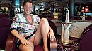 Maar ook in de bar..., foto 1024x576, 49 reacties, 441 stemmen