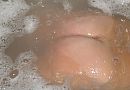 Vrouwtje in bad, foto 1105x769, 0 reacties, 6 stemmen