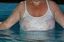 Wet t-shirt, foto 4000x2666, 0 reacties, 35 stemmen