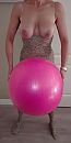 Yoga oefening met de bal, foto 1777x3505, 17 reacties, 115 stemmen