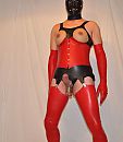 in latex, foto 934x1068, 1 reacties, 12 stemmen