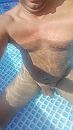 in zwembad, foto 1440x2560, 25 reacties, 109 stemmen