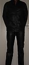 kick op leer, foto 1064x2341, 0 reacties, 3 stemmen