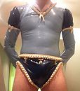 mijn latex pakje, foto 622x705, 4 reacties, 25 stemmen
