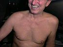 nipplebi, foto 320x240, 30 reacties, 66 stemmen