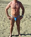 op het strand, foto 867x1024, 22 reacties, 40 stemmen
