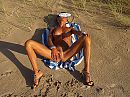 showing her body, foto 2816x2112, 1 reacties, 28 stemmen