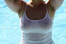 wet t-shirt, foto 3888x2592, 13 reacties, 91 stemmen