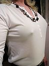 wit bloesje, foto 2304x3072, 3 reacties, 14 stemmen
