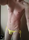 Bikinistring, foto 1200x1600, 9 reacties, 17 stemmen