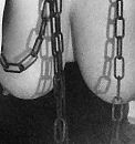 In chains - close up, foto 240x254, 14 reacties, 100 stemmen