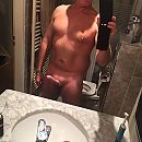 Me, foto 2000x2000, 18 reacties, 53 stemmen