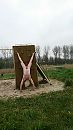Staat hij nou, of hangt ie?, foto 1080x1920, 1 reacties, 10 stemmen
