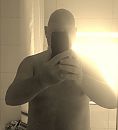 Eerste upload, foto 2012x2207, 3 reacties, 16 stemmen