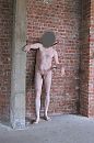 Ergens in een verlaten pand, foto 750x1118, 3 reacties, 10 stemmen