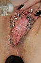 Kutje met 2 speeltjes.., foto 1496x2256, 9 reacties, 76 stemmen