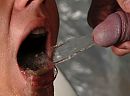 Slaafje onderpissen, foto 500x371, 24 reacties, 41 stemmen