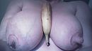 Titty fuck by a banana;), foto 1280x720, 13 reacties, 59 stemmen