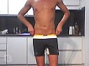 in sportshortje, foto 480x360, 3 reacties, 6 stemmen