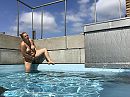 lekker in de pool, foto 3088x2320, 13 reacties, 155 stemmen